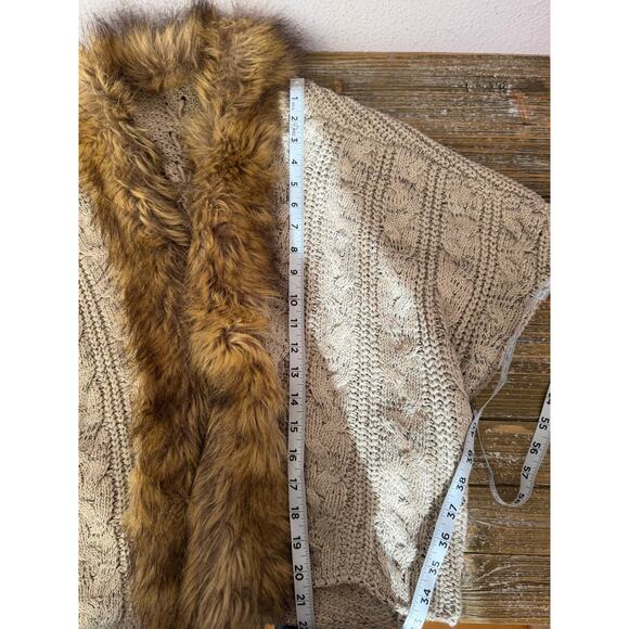 Chunky Knit Cardigan Sweater Faux Fur Trim Collar Cozy oversize Beige Women M/L - Picture 7 of 8
